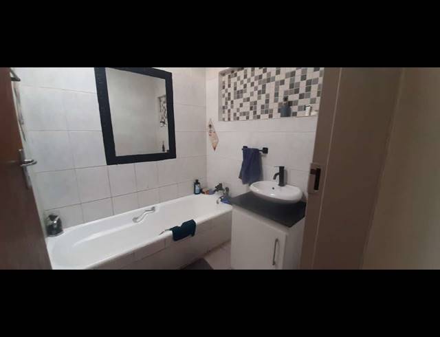 3 BEDROOM FREESTANDING FOR SALE IN KEMPTON PARK EXT 2